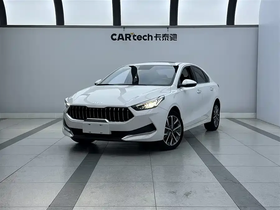 Kia K3 2021 facelift 1.5L CVT fashion version 2022 — фото 1, купить с доставкой в Москву