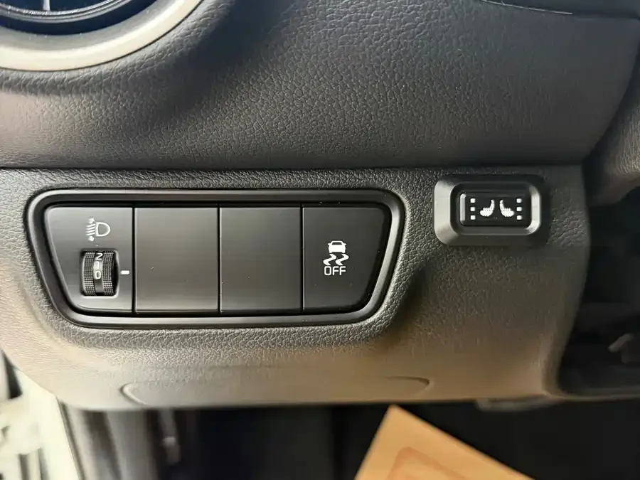 Kia K3 2021 facelift 1.5L CVT fashion version 2022 — миниатюра 4