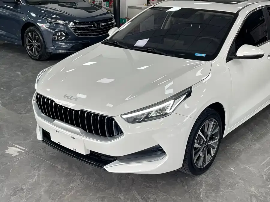 Kia K3 2021 facelift 1.5L CVT fashion version 2022 — миниатюра 5