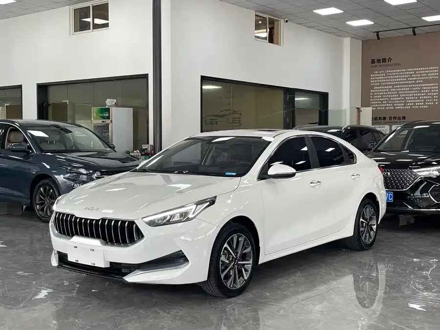 Kia K3 2021 facelift 1.5L CVT fashion version 2022 — фото 1, купить с доставкой в Москву