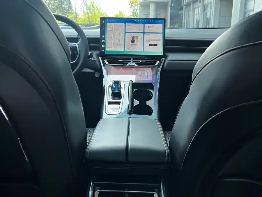 WEY Mocha Wei Mocha 2021 2.0T 4WD Special Edition 2022 — миниатюра 4