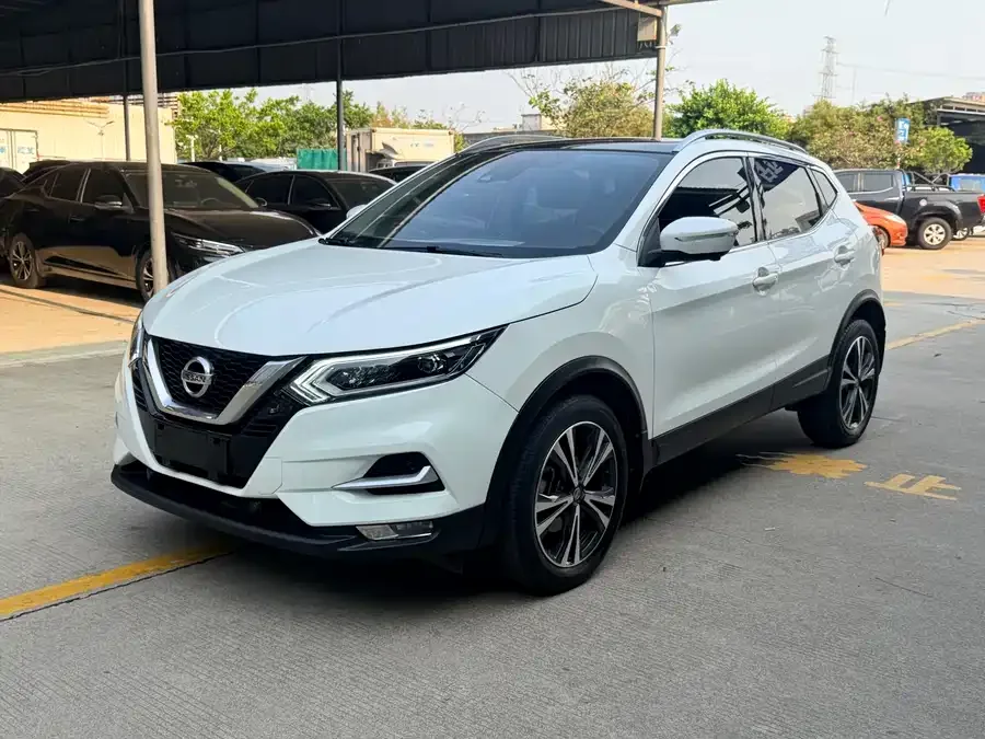 Nissan Qashqai Qashqai 2022 2.0L CVT XV Prem Luxury Edition 2022 — фото 1, купить с доставкой в Москву