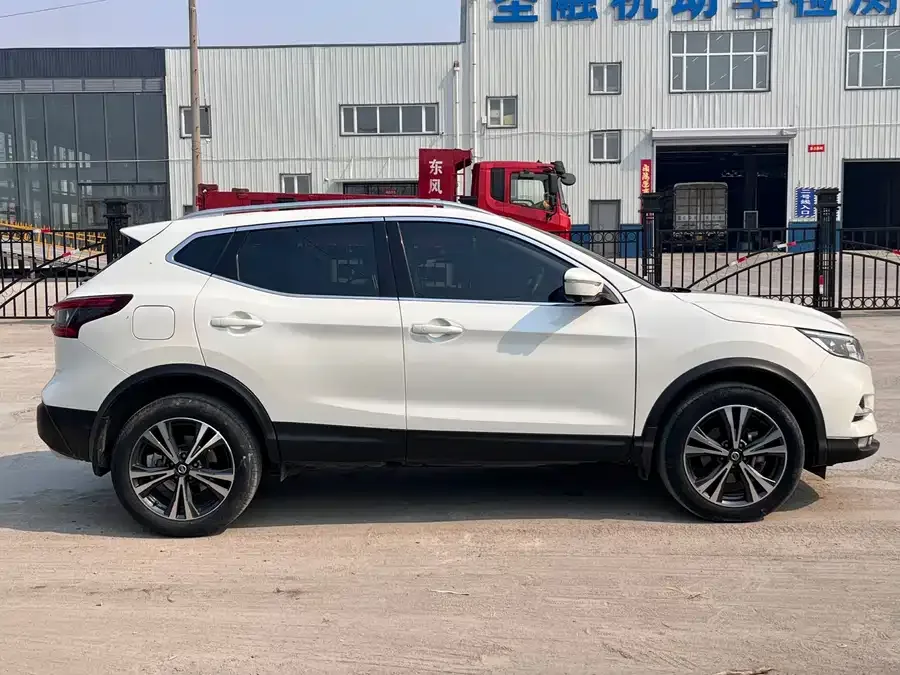Nissan Qashqai Qashqai 2022 2.0L CVT XV Prem Luxury Edition 2022 — миниатюра 2