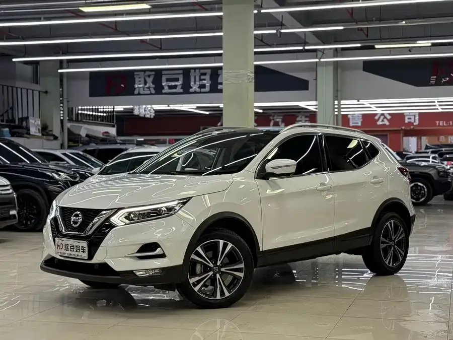 Nissan Qashqai Qashqai 2022 2.0L CVT XV Prem Luxury Edition 2022 — фото 1, купить с доставкой в Москву