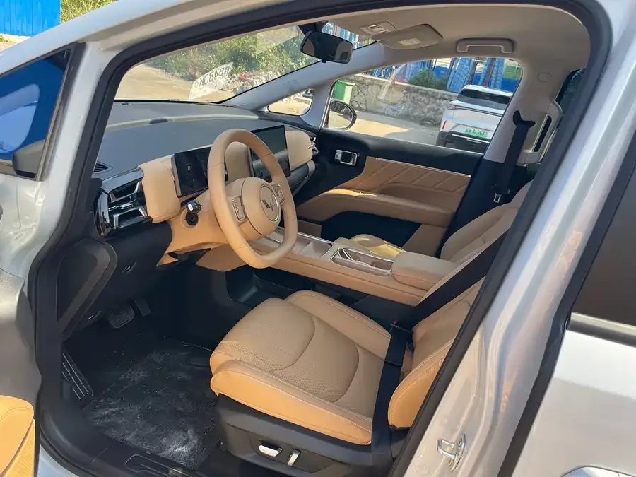Wuling Starlight 730 New Energy Starlight 730 New Energy 2025 Plug-in Hybrid 125km Luxury Model 2025 — миниатюра 4