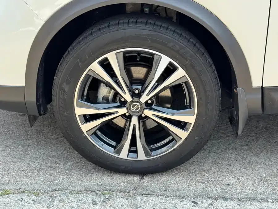 Nissan Qashqai Qashqai 2022 2.0L CVT XV Prem Luxury Edition 2022 — миниатюра 2