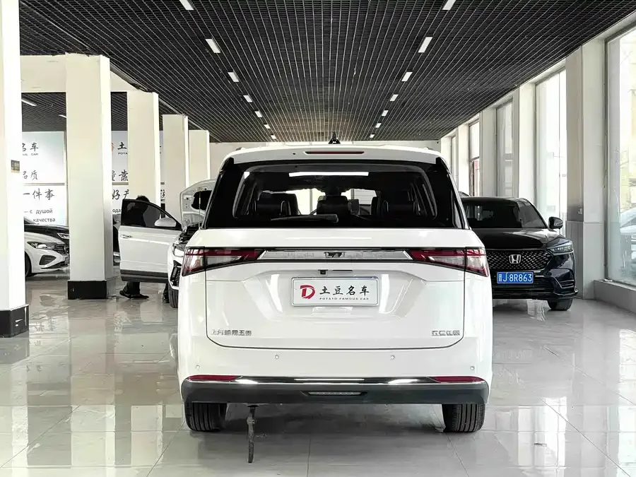 Wuling Jiachen Wuling Jiachen 2022 1.5T CVT exclusive flagship model 2022 — миниатюра 2