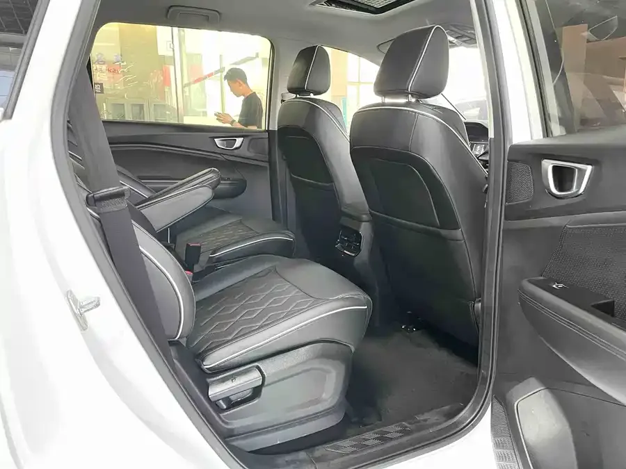 Wuling Jiachen Wuling Jiachen 2022 1.5T CVT exclusive flagship model 2022 — миниатюра 4