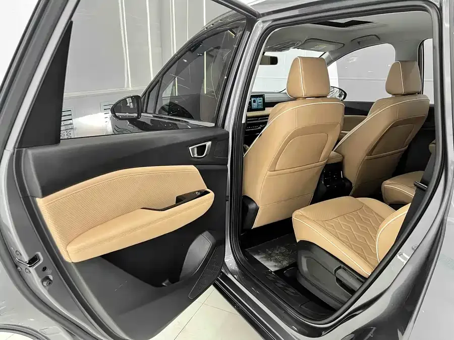 Wuling Jiachen Wuling Jiachen 2022 1.5T CVT exclusive flagship model 2023 — миниатюра 4
