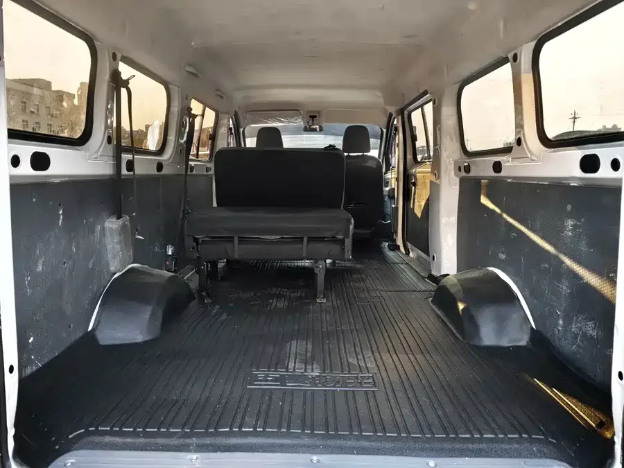 Wuling Yangguang Wuling Yangguang 2024 300km Comfort Bus Version 75kW 2024 — миниатюра 4