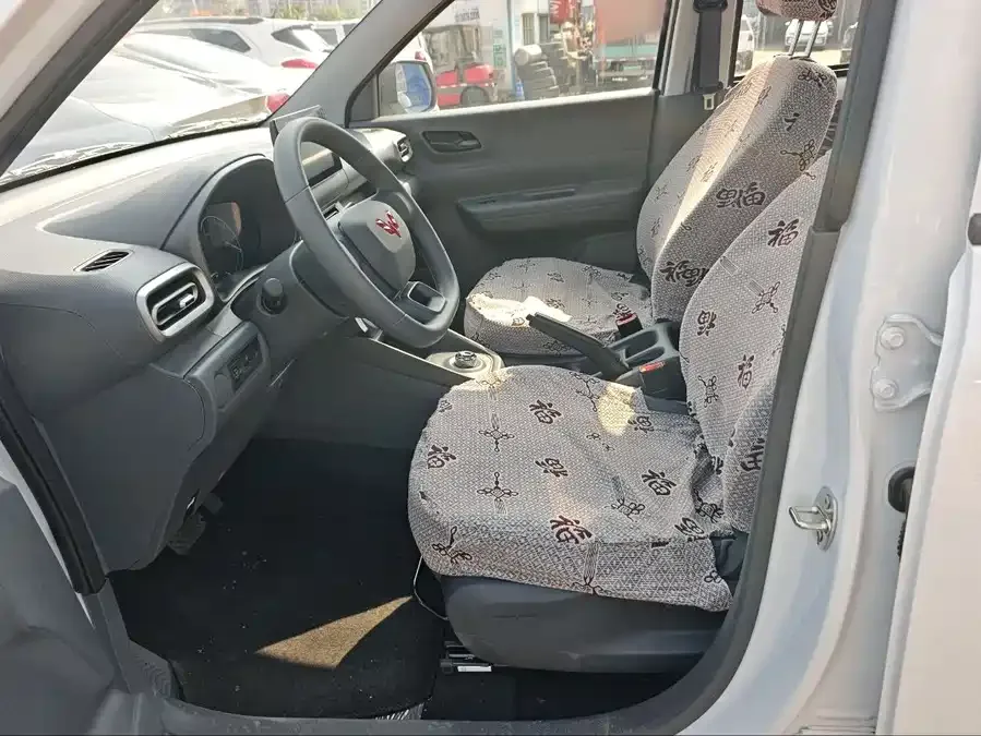 Wuling Hongguang New Energy Wuling Hongguang New Energy 2025 Range-Extended Hybrid 150km Standard Model 2026 — миниатюра 2