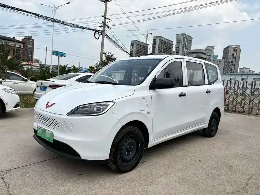 Wuling Hongguang New Energy Wuling Hongguang New Energy 2025 Range-Extended Hybrid 150km Standard Model 2026 — фото 1, купить с доставкой в Москву