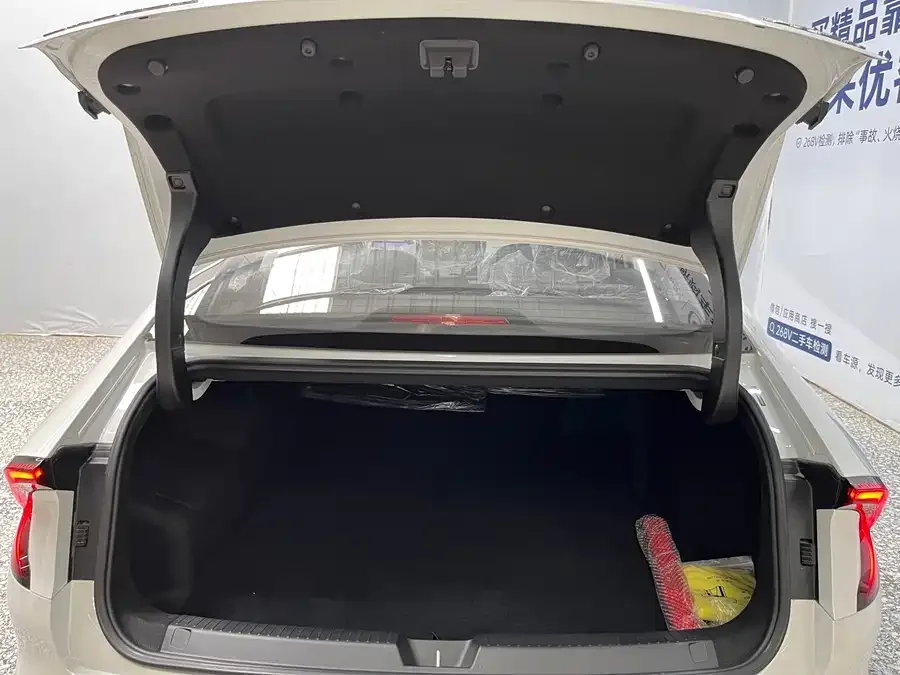 Wuling Starlight Wuling Starlight 2025 70km Smart Standard 2026 — миниатюра 4