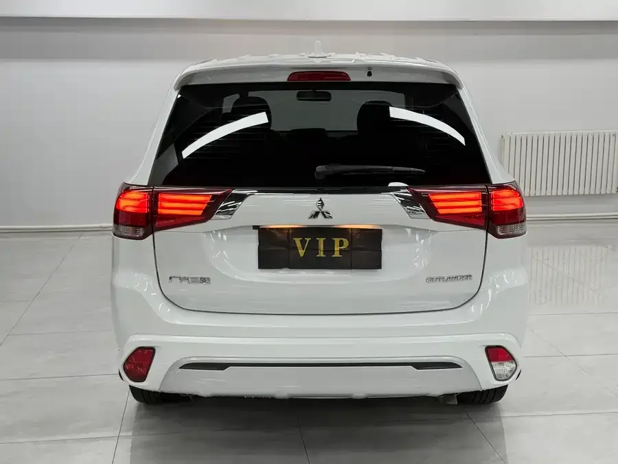 Mitsubishi Outlander Outlander 2021 facelift 2.0L 2WD 5-seater 2022 — миниатюра 2