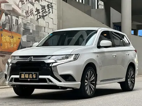 Mitsubishi Outlander 2023 купить в Москве