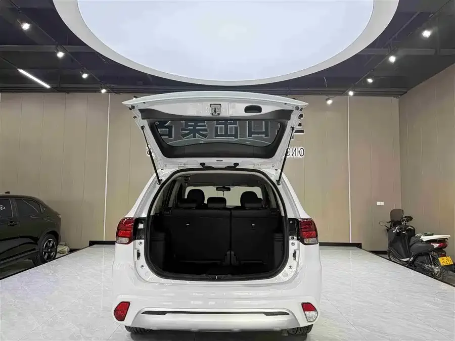Mitsubishi Outlander Outlander 2021 2.0L 2WD 5-seater 2022 — миниатюра 5