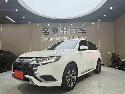 Mitsubishi Outlander 2022 купить в Москве
