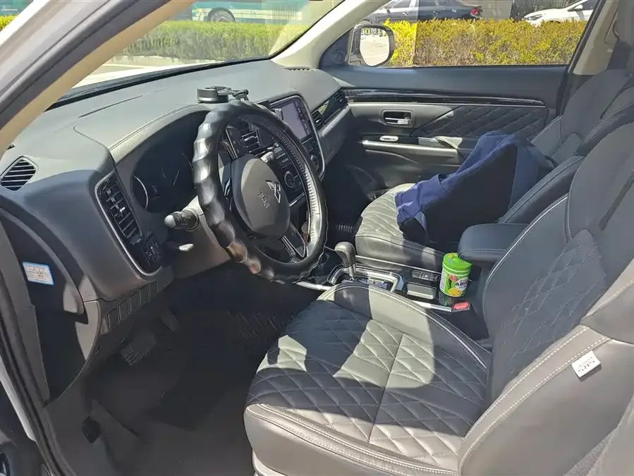 Mitsubishi Outlander Outlander 2021 facelift 2.0L 2WD Enjoy Edition 7 seats 2022 — миниатюра 3