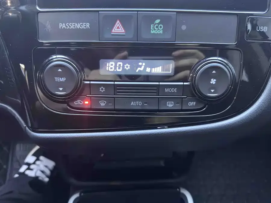 Mitsubishi Outlander Outlander 2021 facelift 2.0L 2WD 5-seater 2022 — миниатюра 5