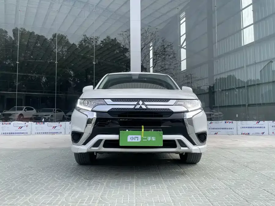 Mitsubishi Outlander Outlander 2021 facelift 2.0L 2WD 5-seater 2022 — миниатюра 3