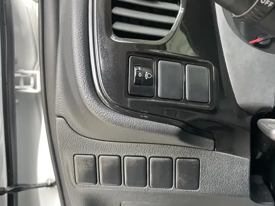 Mitsubishi Outlander Outlander 2021 facelift 2.0L 2WD 5-seater 2022 — миниатюра 5