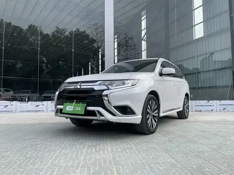 Mitsubishi Outlander 2022 купить в Москве