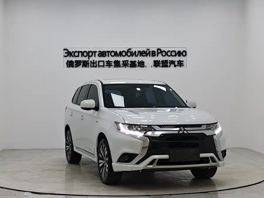 Mitsubishi Outlander Outlander 2021 facelift 2.0L 2WD 5-seater 2022 — миниатюра 3
