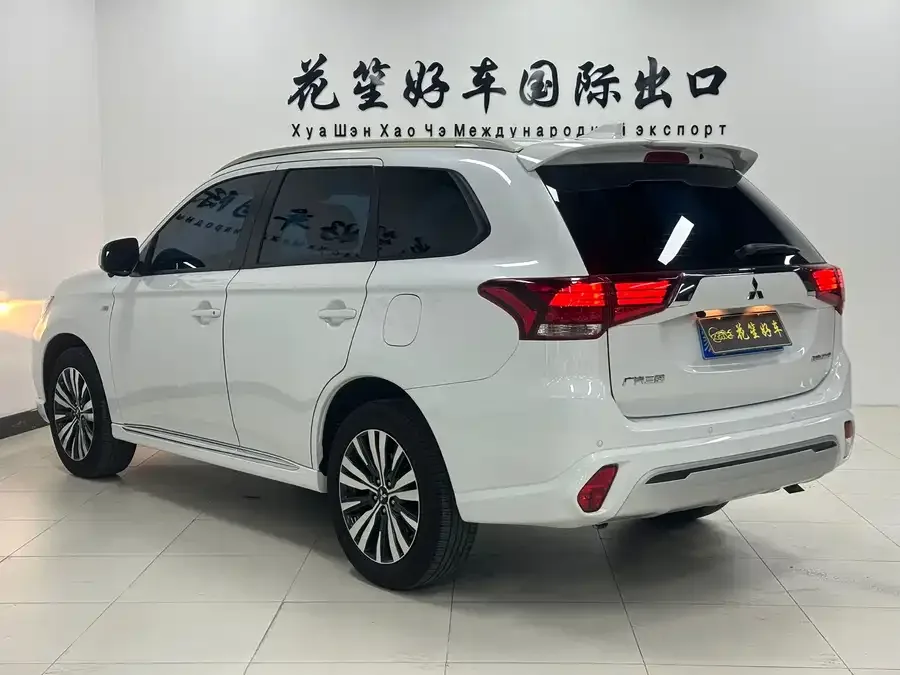 Mitsubishi Outlander Outlander 2021 2.0L 2WD 5-seater 2022 — миниатюра 2