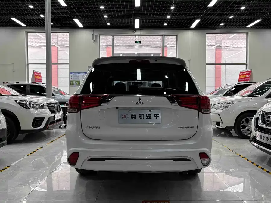 Mitsubishi Outlander Outlander 2021 facelift 2.0L 2WD Enjoy Edition 5 seats 2023 — миниатюра 2