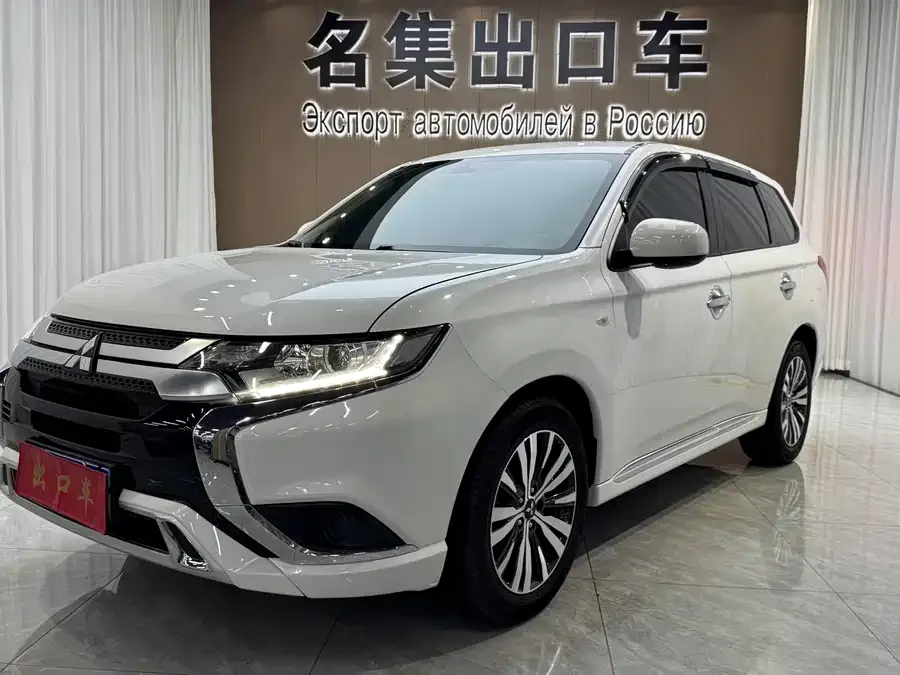 Mitsubishi Outlander Outlander 2021 2.0L 2WD 5-seater 2022 — фото 1, купить с доставкой в Москву