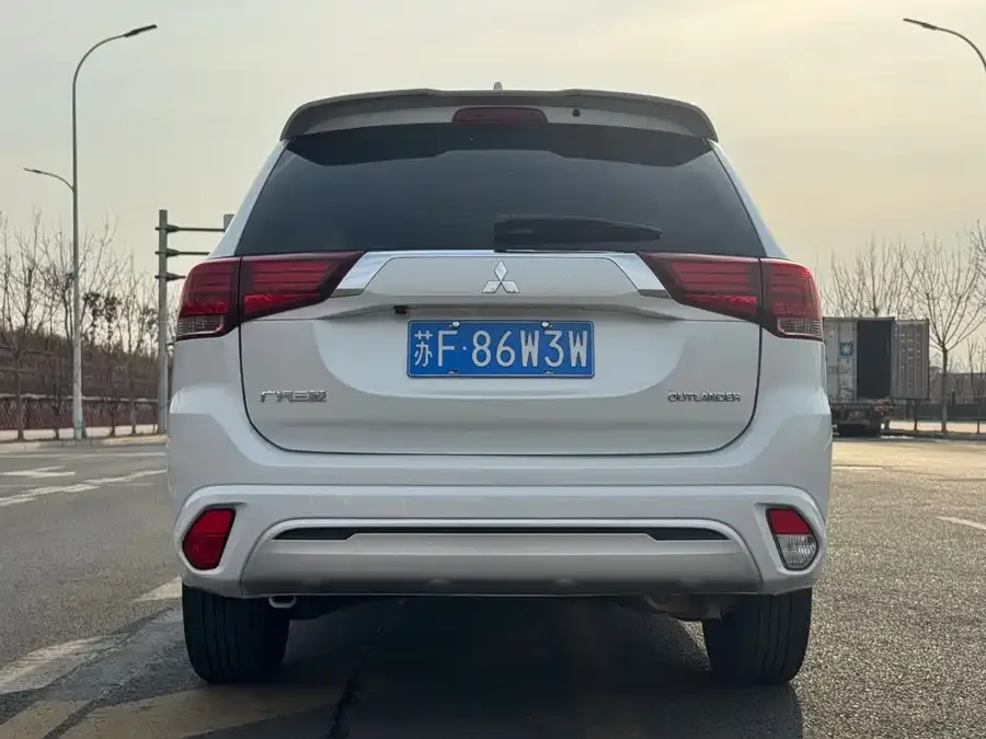 Mitsubishi Outlander Outlander 2021 2.0L 2WD 5-seater 2022 — миниатюра 2