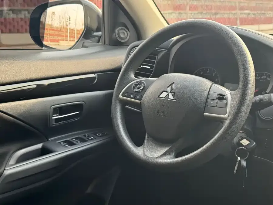 Mitsubishi Outlander Outlander 2021 2.0L 2WD 5-seater 2022 — миниатюра 4