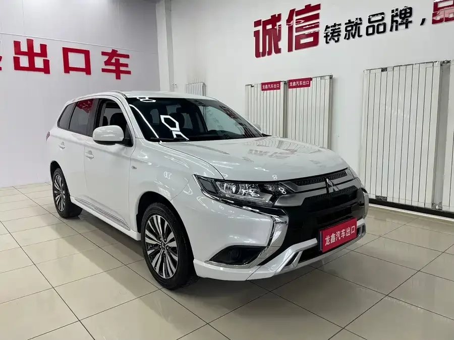 Mitsubishi Outlander Outlander 2021 2.0L 2WD 5-seater 2022 — миниатюра 3