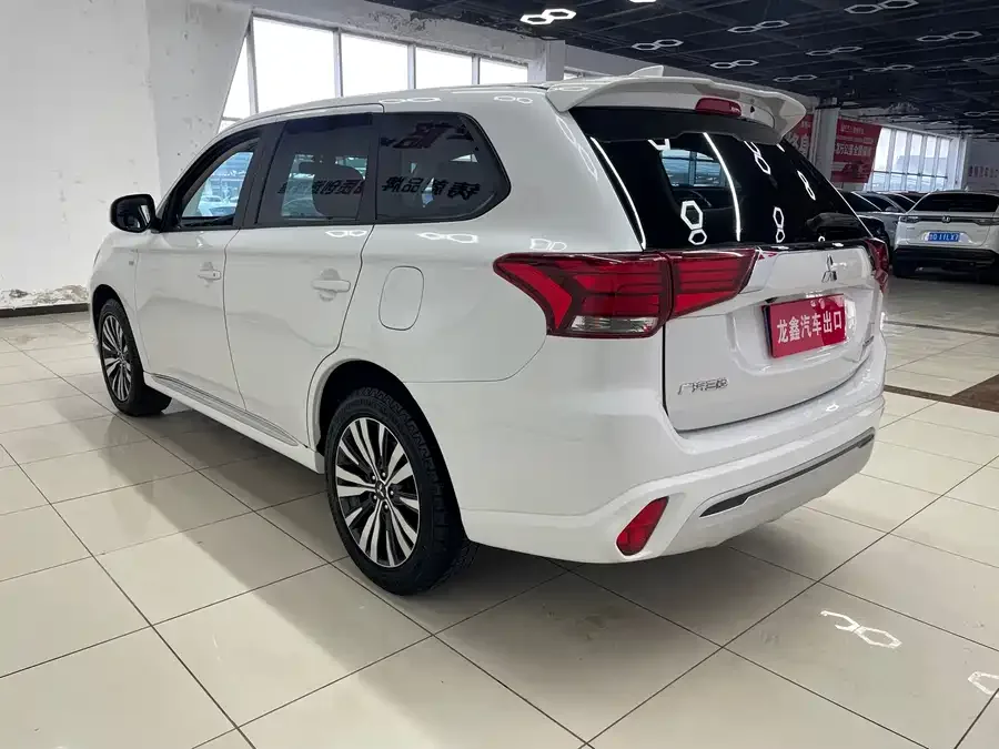 Mitsubishi Outlander Outlander 2021 2.0L 2WD 5-seater 2022 — миниатюра 4