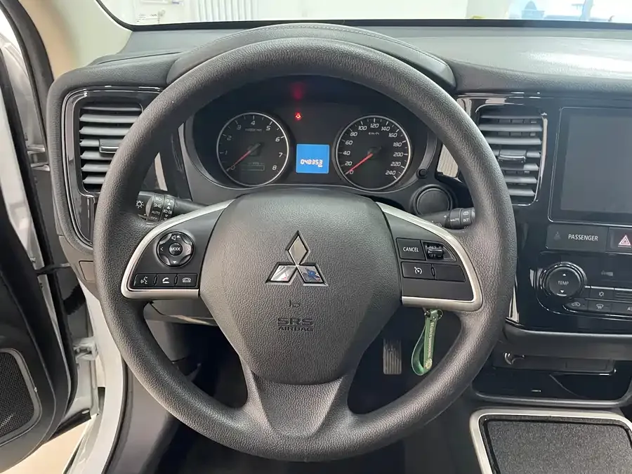 Mitsubishi Outlander Outlander 2021 2.0L 2WD 5-seater 2022 — миниатюра 5