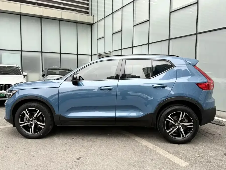Volvo XC40 2023 B3 Zhiyuan Sports Edition 2023 — миниатюра 4