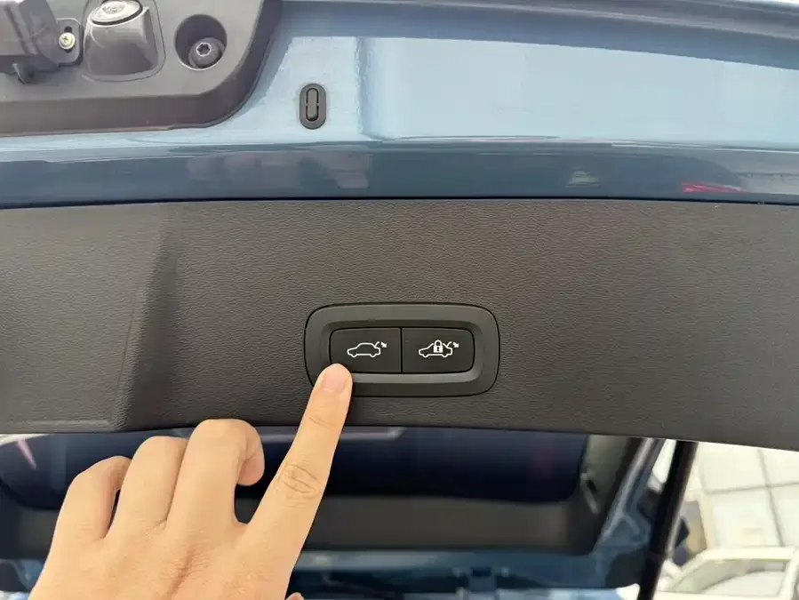 Volvo XC40 2023 B3 Zhiyuan Sports Edition 2023 — миниатюра 5