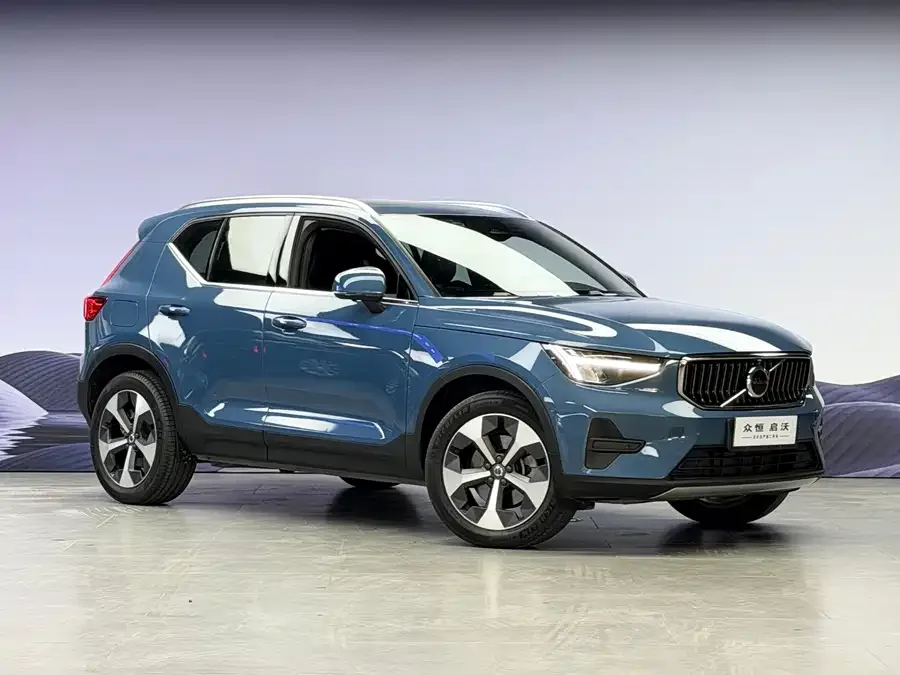 Volvo XC40 2023 B4 4WD Zhiyuan Luxury Edition 2023 — миниатюра 3