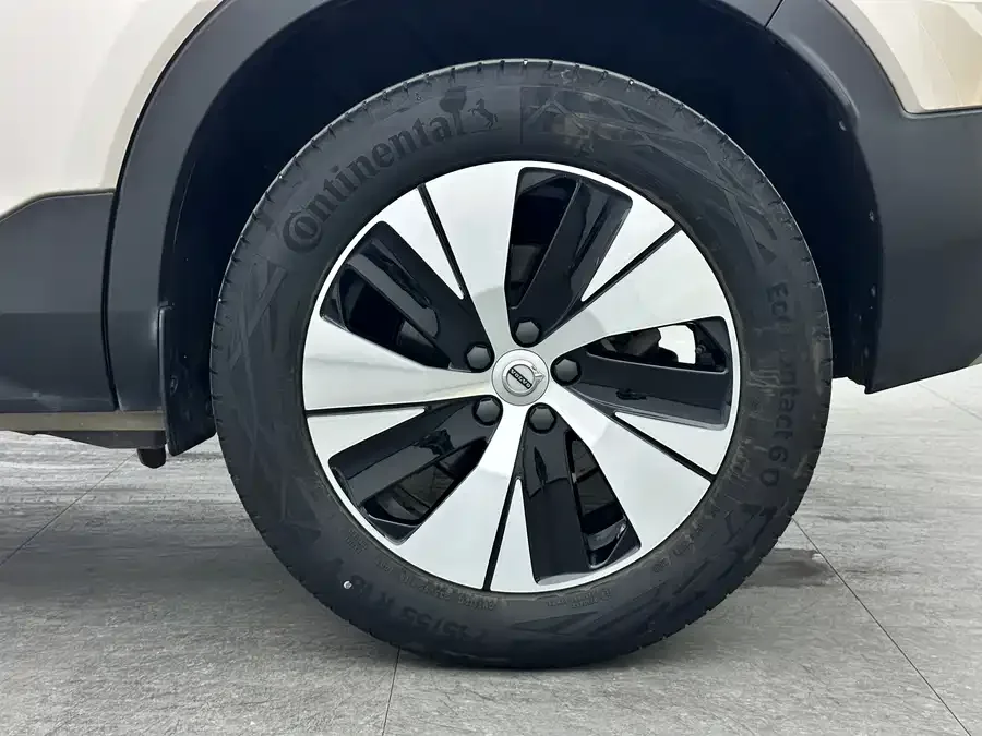 Volvo XC40 2023 B3 Zhiyuan Luxury Edition 2022 — миниатюра 5