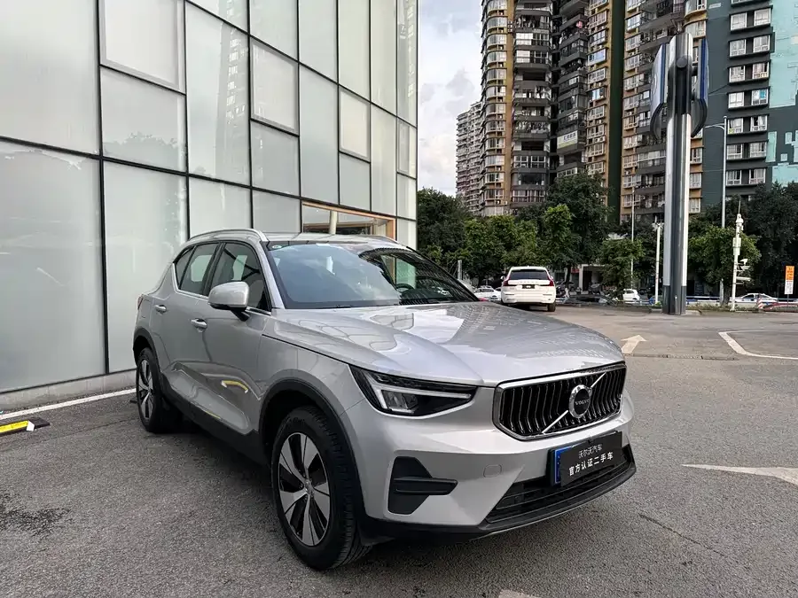 Volvo XC40 2024 B3 Zhiyuan Luxury Edition 2024 — миниатюра 3