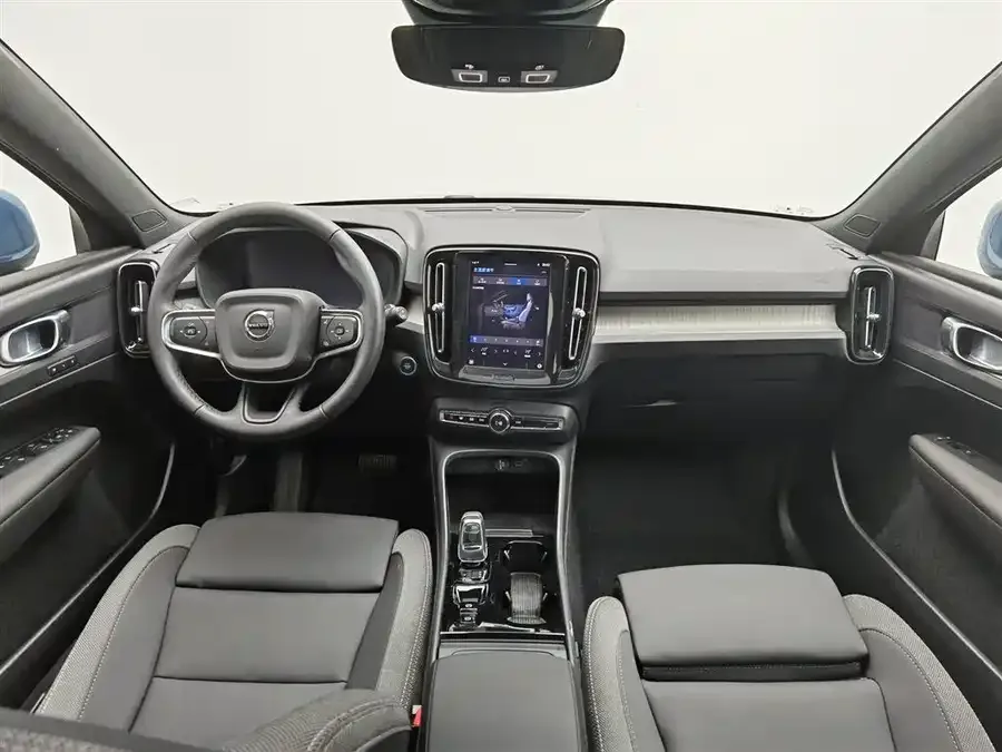 Volvo XC40 2023 B3 Zhiyuan Luxury Edition 2023 — миниатюра 2