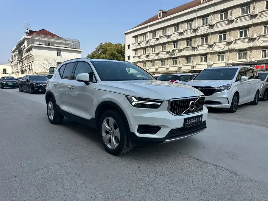 Volvo XC40 2022 T4 four-wheel drive smart travel fashion version 2022 — миниатюра 3