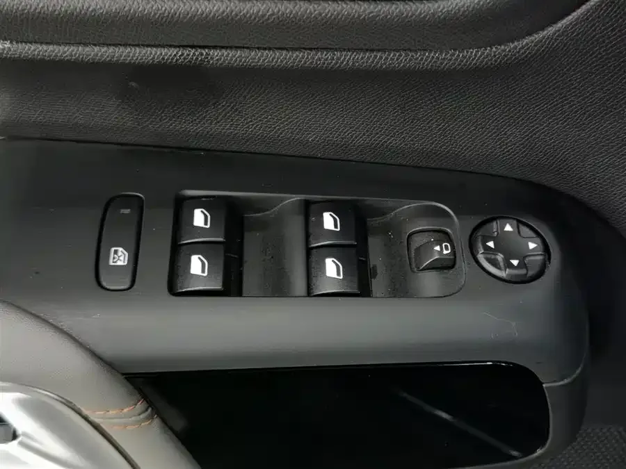 Citroen C5 AIRCROSS Tianyi C5 AIRCROSS 2021 360THP Enjoyable Model 2022 — миниатюра 3
