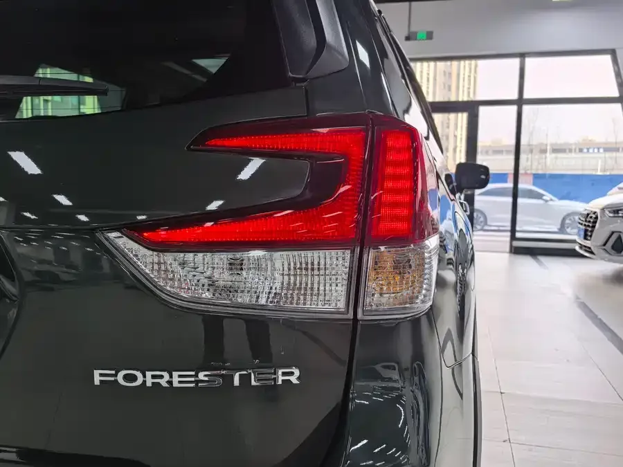 Subaru Forester Forester 2022 2.0i AWD Luxury Edition EyeSight 2022 — миниатюра 2