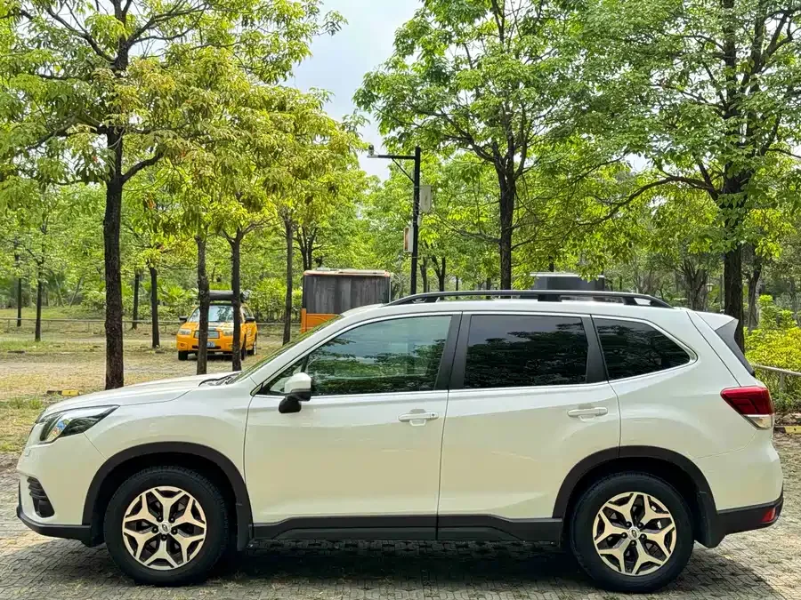 Subaru Forester Forester 2022 2.0i AWD Luxury Edition EyeSight 2023 — миниатюра 3