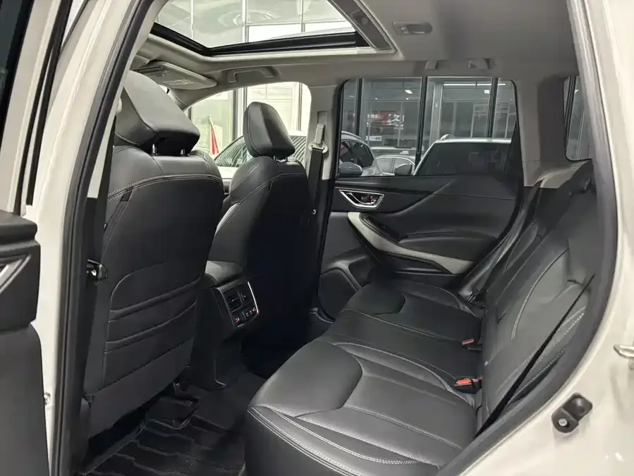 Subaru Forester 2022 Forester 2.0i AWD Ultimate Edition EyeSight 2022 — миниатюра 5