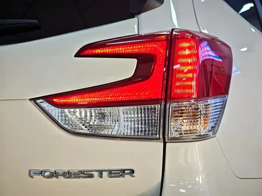 Subaru Forester Forester 2022 2.0i AWD Luxury Edition EyeSight 2023 — миниатюра 5