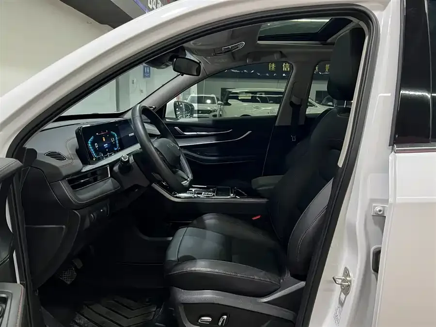 Exeed LX Xingtu Zhuifeng 2022 Chengfeng and Waves Edition 1.5T CVT Chengfengqi Edition 2022 — миниатюра 3