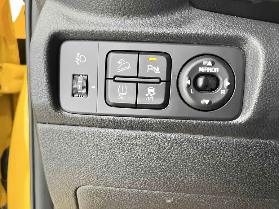 Kia KX1 Yipao 2021 1.4L CVT fun sunroof model 2023 — миниатюра 3