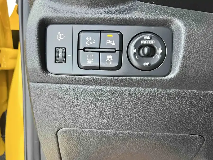 Kia KX1 2021 Yipao 1.4L CVT Sunroof Model 2022 — миниатюра 5